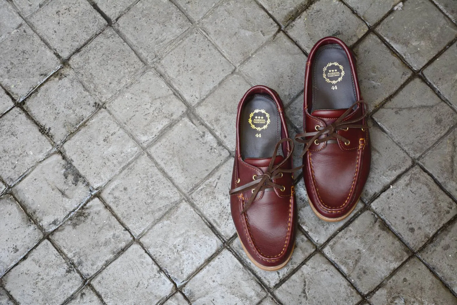 825 Boat Shoe - Cherry